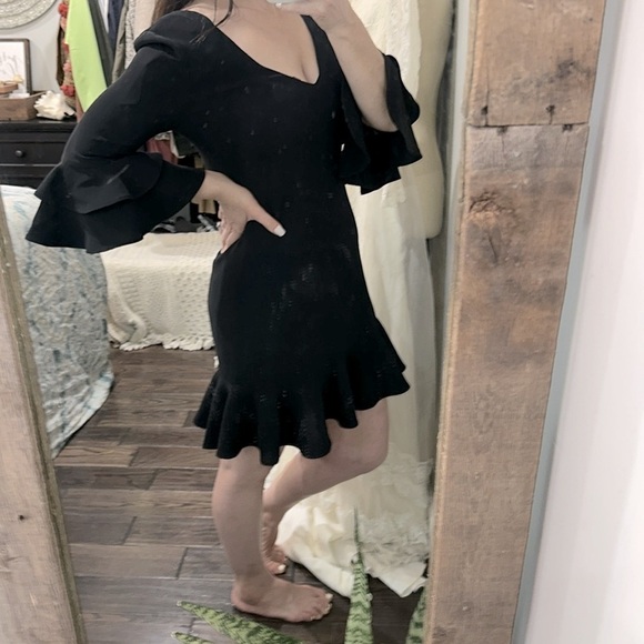 Cinq a Sept Elegant Black Dress with Flared Sleeves size 10 - Picture 2 of 10